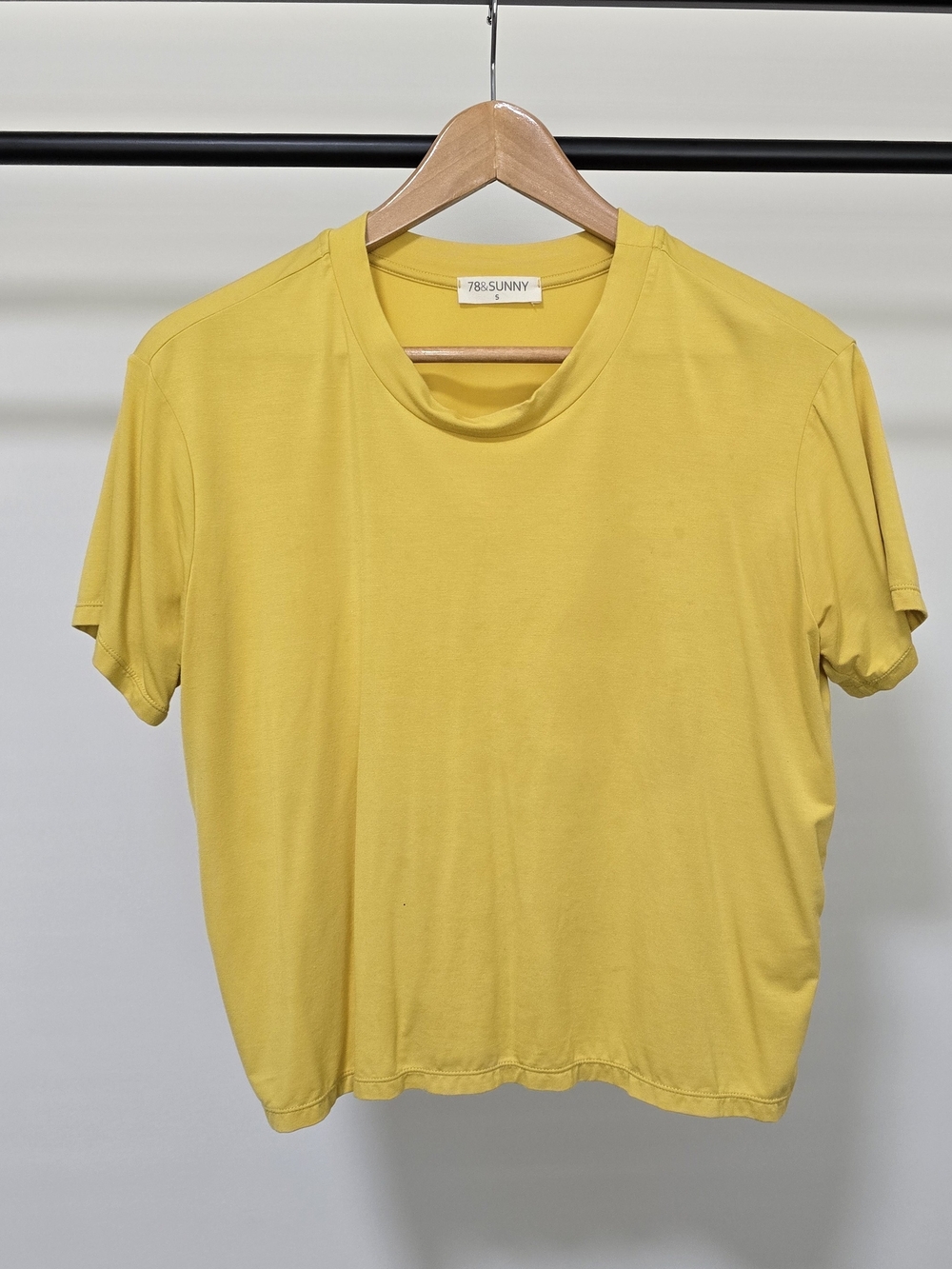 78 & Sunny Women's Yellow Crew Neck T-Shirt